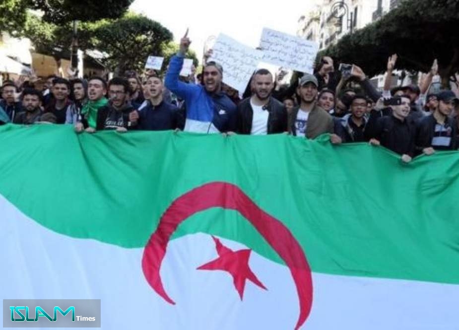هل ستنجح المرحلة الجديدة في بث الطمأنينة في الجزائر؟