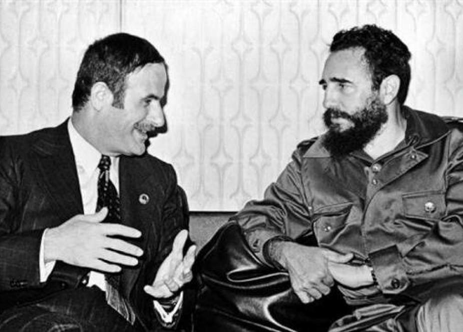Former Syrian President Hafez al-Assad (L) speaks with Cuban revolutionary leader Fidel Castro in the Syrian capital of Damascus on September 9, 1973. (Photo by AFP)