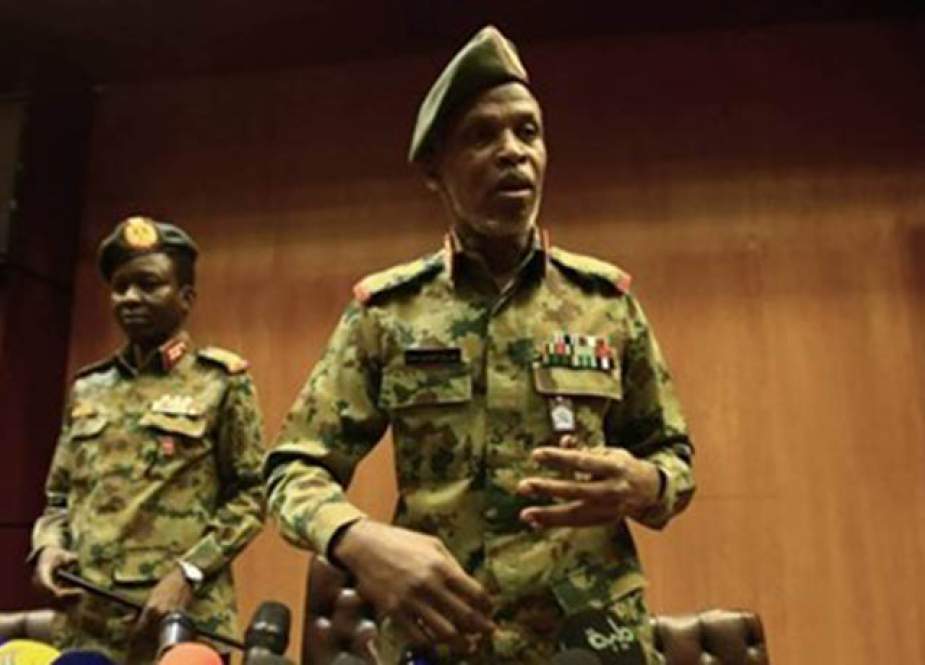 Sudanın müdafiə naziri və Hərbi Keçid Şurasının sədri 24 saat keçməmiş istefa verdi