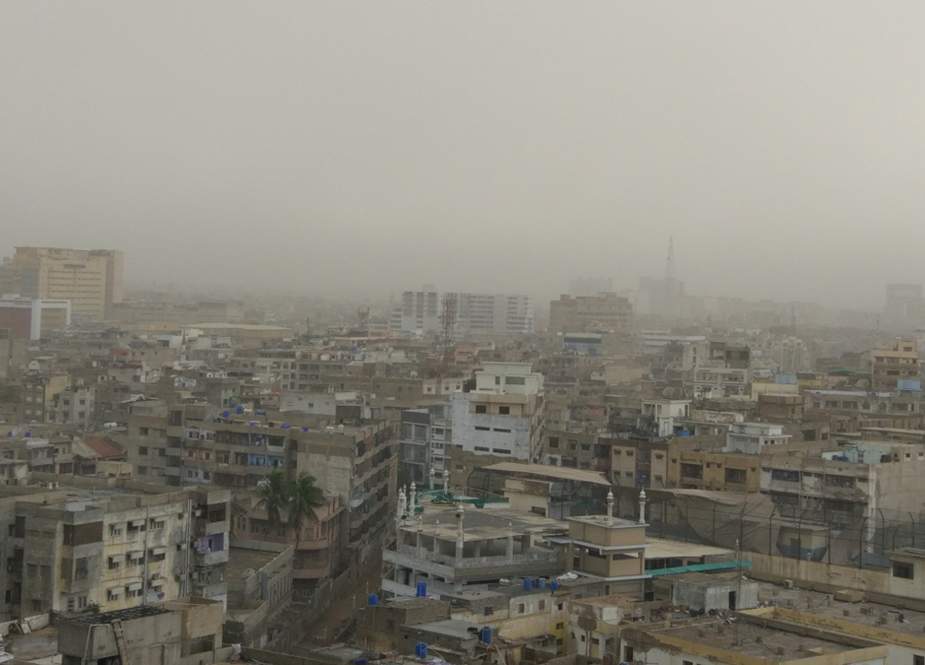 کراچی میں تیز گرد آلود ہوائیں، مختلف واقعات میں 3 افراد جاں بحق، 86 زخمی