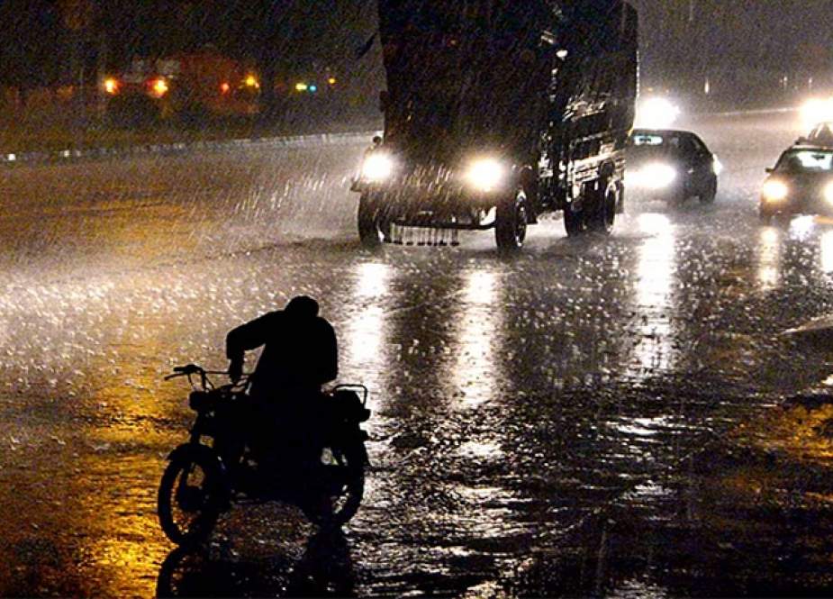 پنجاب اور خیبر پختونخوا میں بارش سے موسم خوشگوار اور سرد