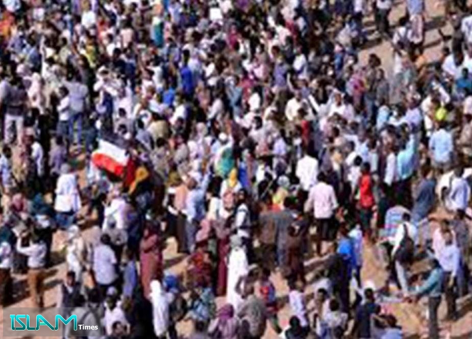 وفد مصري يزور السودان ويؤكد إحترام القاهرة لخيار الشعب