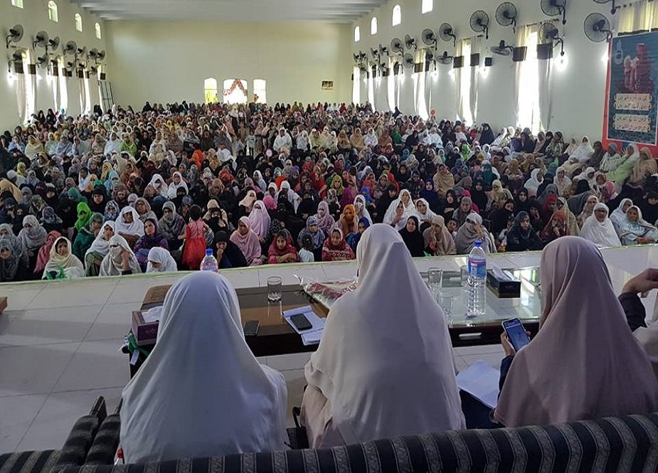 گجرات، جماعت اسلامی کے زیراہتمام منعقد ہونیوالی خواتین کانفرنس کی تصاویر