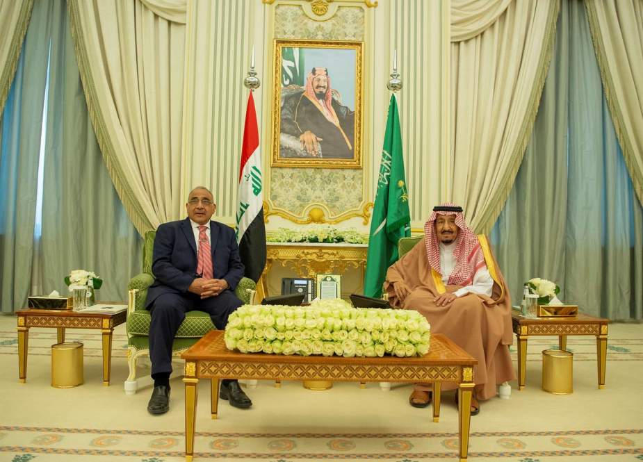 Saudi King Salman bin Abdulaziz, right, meets with Iraq