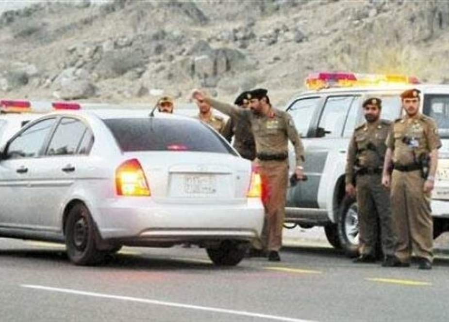 Saudi police officers in Riyadh.jpg
