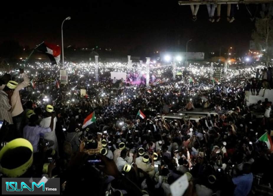 تجمع مهنيي السودان يعلق التفاوض مع المجلس العسكري