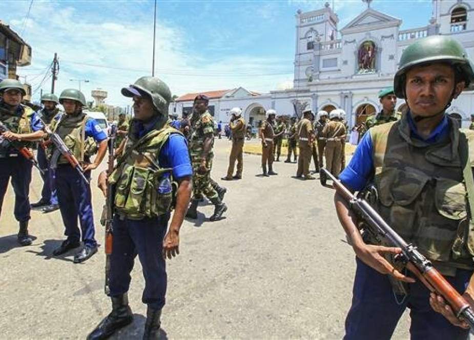 Sri Lankan Army soldiers secure the area around St. Anthony Shrine after a blast in Colombo, April 21, 2019. (Photo by AP)