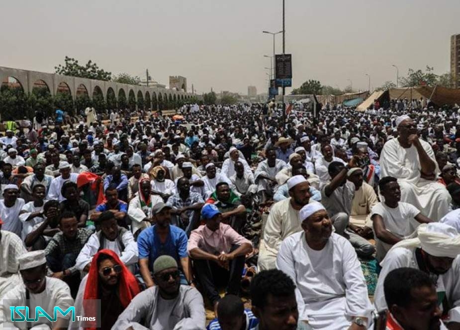 بعد تعليق المحادثات.. إلى أين تتجه الأزمة في السودان؟