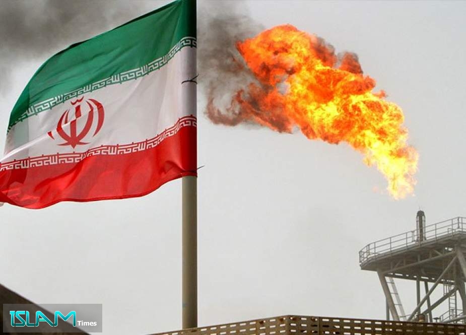 تساؤلات وراء إصرار ترامب تصفير صادرات النفط الايراني