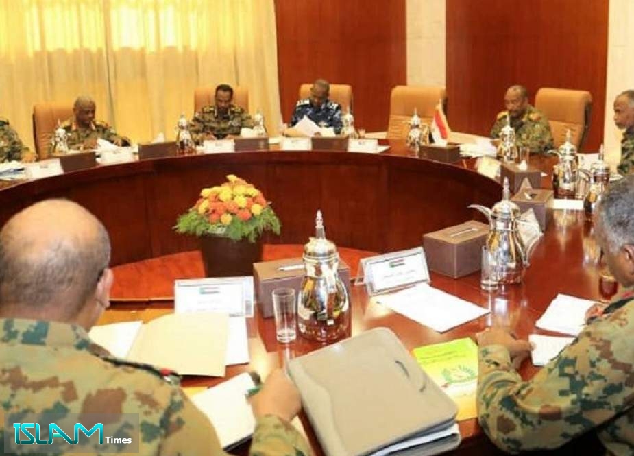 استقالة ثلاثة أعضاء من المجلس العسكري السوداني