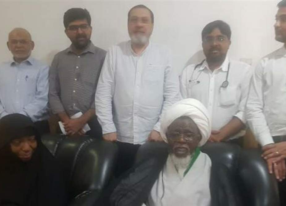 Nigeria’s top Muslim cleric Sheikh Ibrahim al-Zakzaky and his wife (front) are seen with a medical team sent by the UK-based Islamic Human Rights Commission (IHRC), on April 25, 2019. (Photo by IHRC)