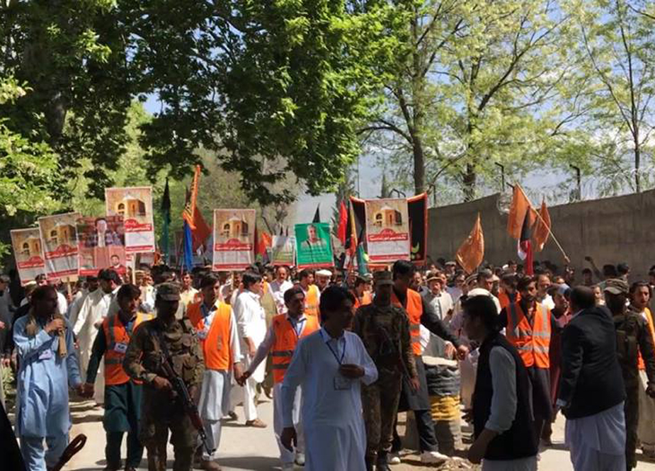 سید میر انور  شاہ کے مزار کی بندش کیخلاف پاراچنار میں احتجاجی ریلی