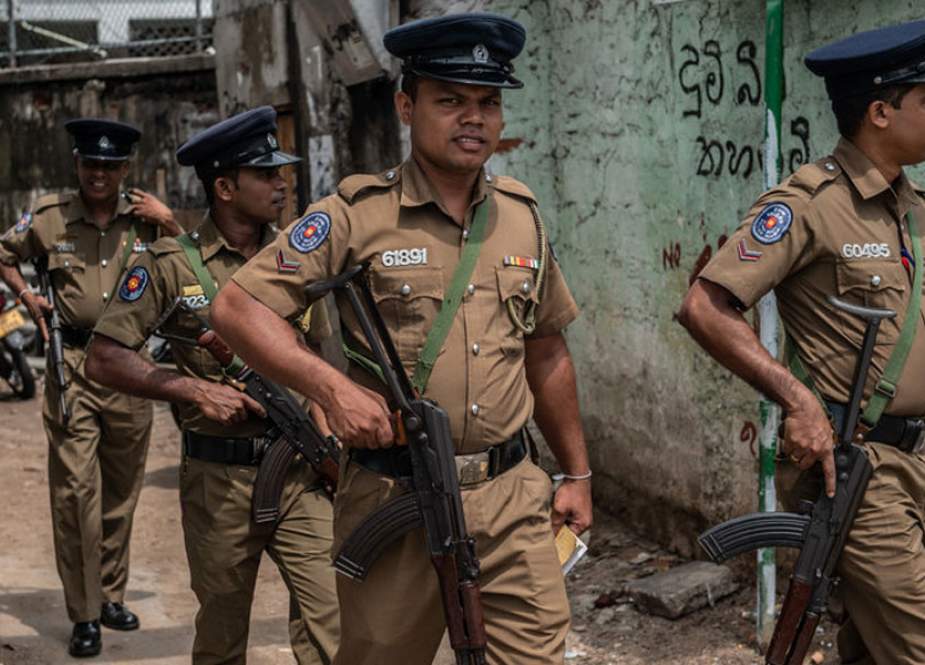 سری لنکا، سیکیورٹی فورسز کا آپریشن، مبینہ ملزم کے خاندان سمیت 15 افراد ہلاک