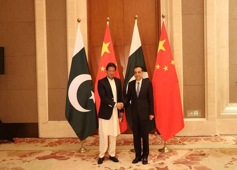 بیجنگ میں عمران خان کی چینی وزیراعظم سے ملاقات کی تصویر