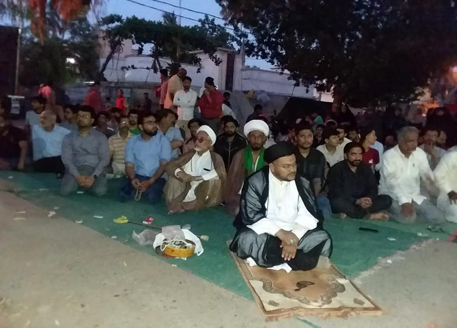 کراچی، شیعہ لاپتہ افراد کے اہلخانہ کا صدر عارف علوی کی رہائشگاہ پر دھرنا چھ روز سے جاری