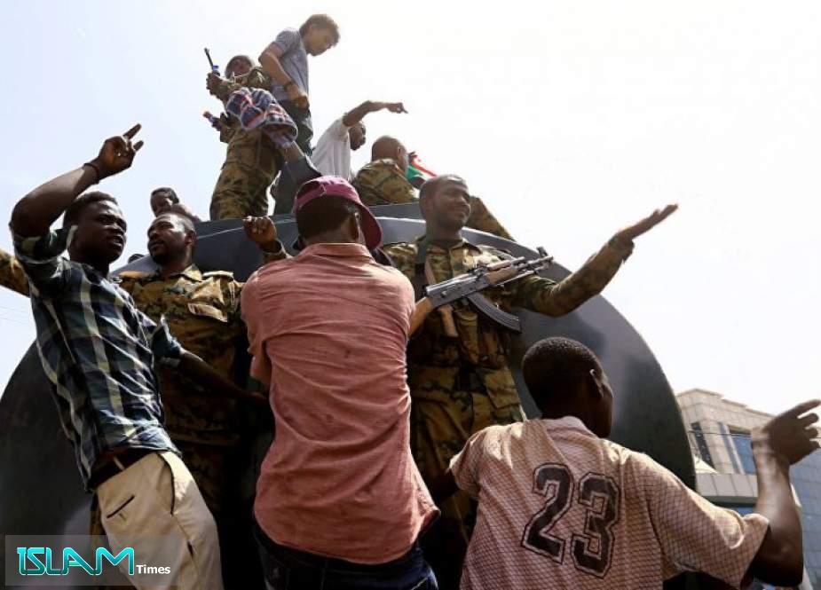 أول تعليق لمجلس السودان العسكري على ’الاثنين الأسود’