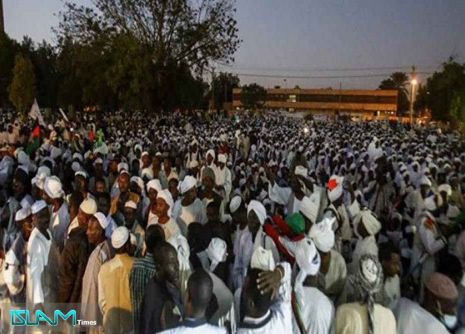 المعارضة السودانية تدعو إلى “مواكب تسليم السلطة”