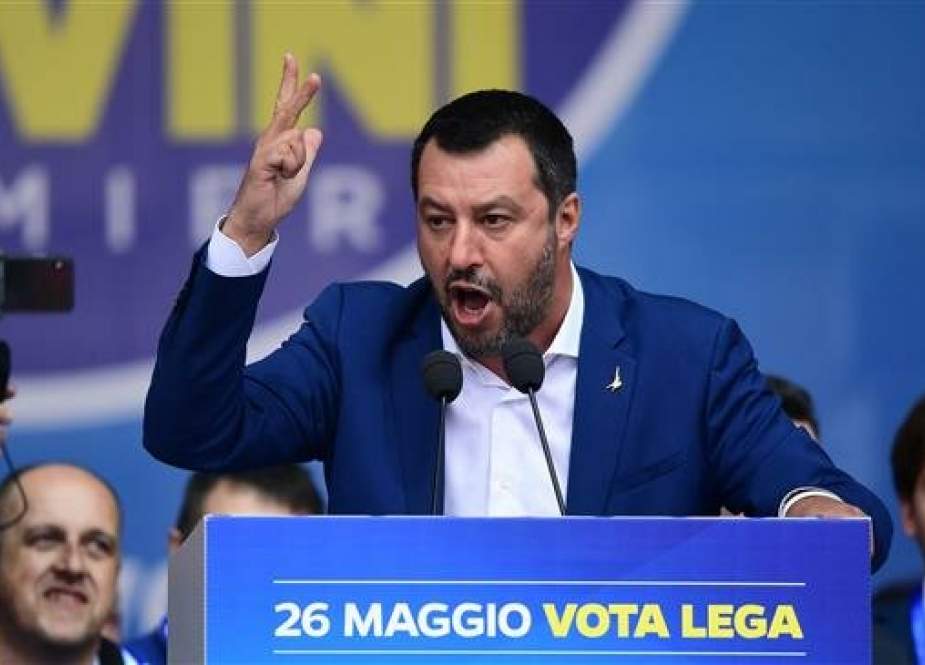 Italian Deputy Prime Minister and Interior Minister Matteo Salvini (C) delivers a speech during a rally of European nationalists ahead of European elections on May 18, 2019, in Milan. (Photo by AFP)
