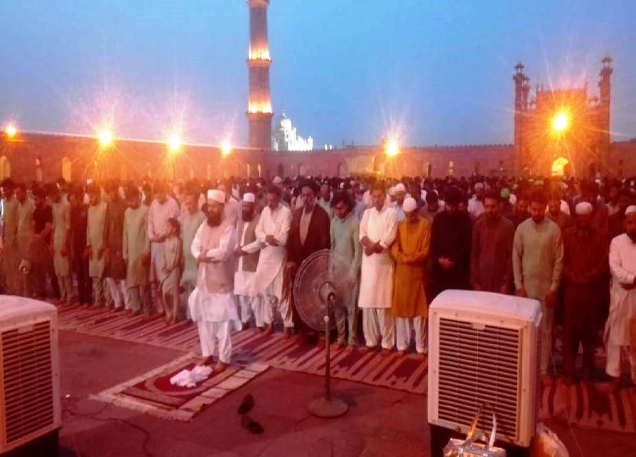 لاہور، بادشاہی مسجد میں شیعہ سنی کی  مشترکہ افطاری کا اہتمام