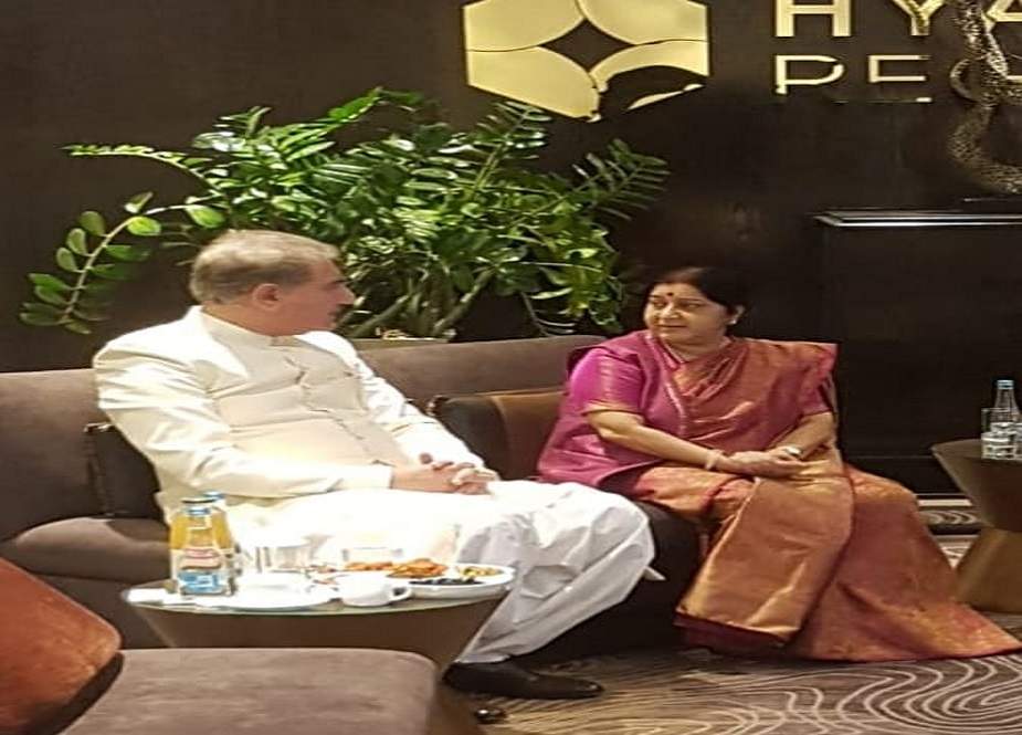 وزیر خارجہ شاہ محمود قریشی کی بھارتی ہم منصب سشما سوراج سے ملاقات