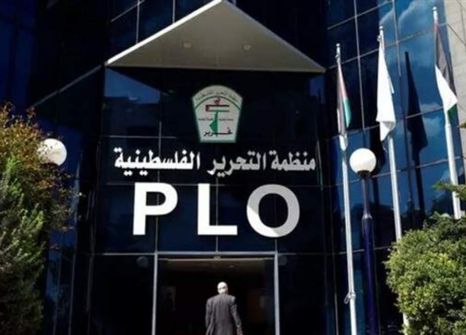 A man enters the headquarters of the Palestinian Liberation Organization (PLO) in Ramallah September 10, 2018. (Photo by Reuters)