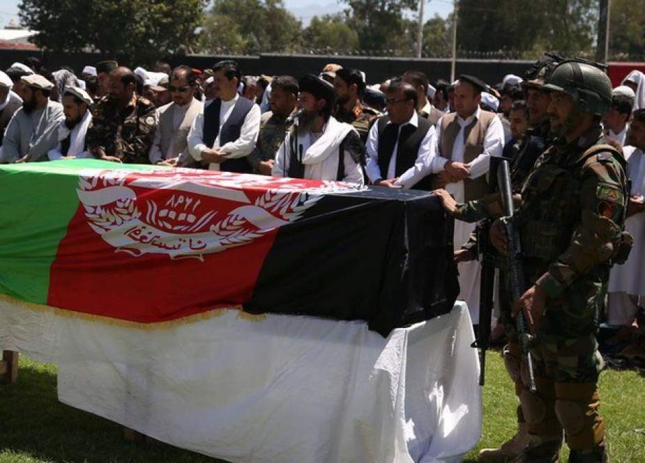 Ulama Samiullah Raihan tewas terkena ledakan bom di kompleks masjid di Kabul. BBC)