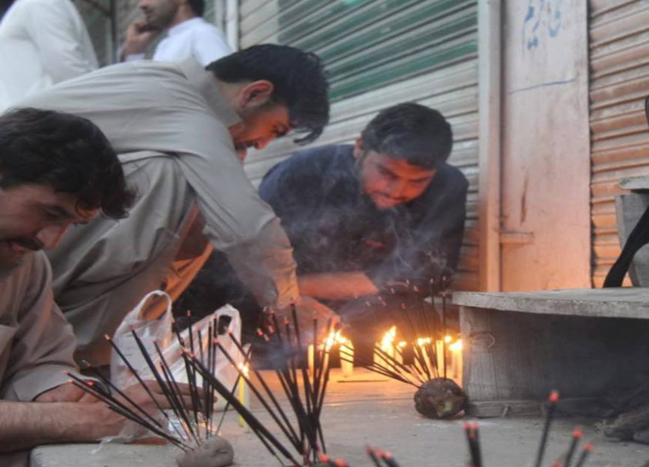 پاراچنار، دو سال قبل یوم القدس کے موقع پر خودکش حملوں میں شہداء کی یاد شمعیں روشن کیے گئے