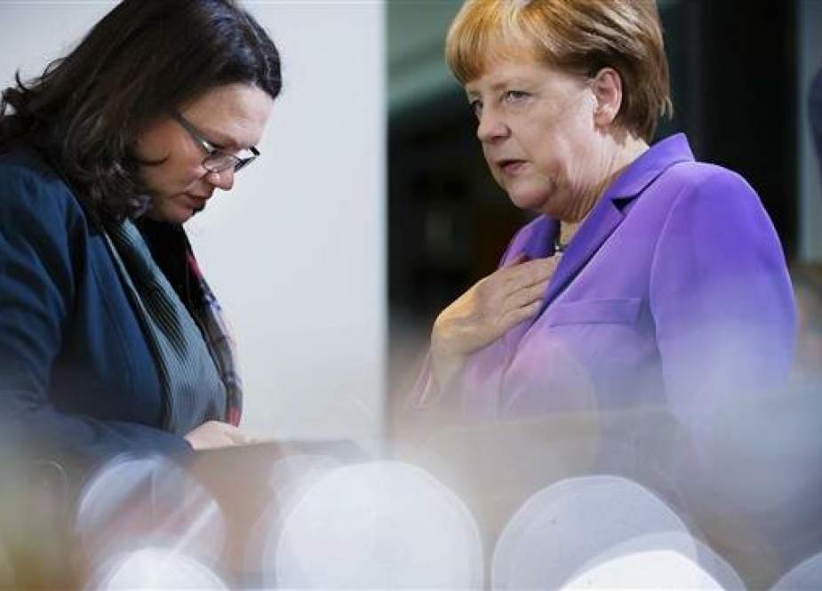 German Chancellor Angela Merkel (L) and the leader of the Social Democrats (SPD), Andrea Nahles (File photo)