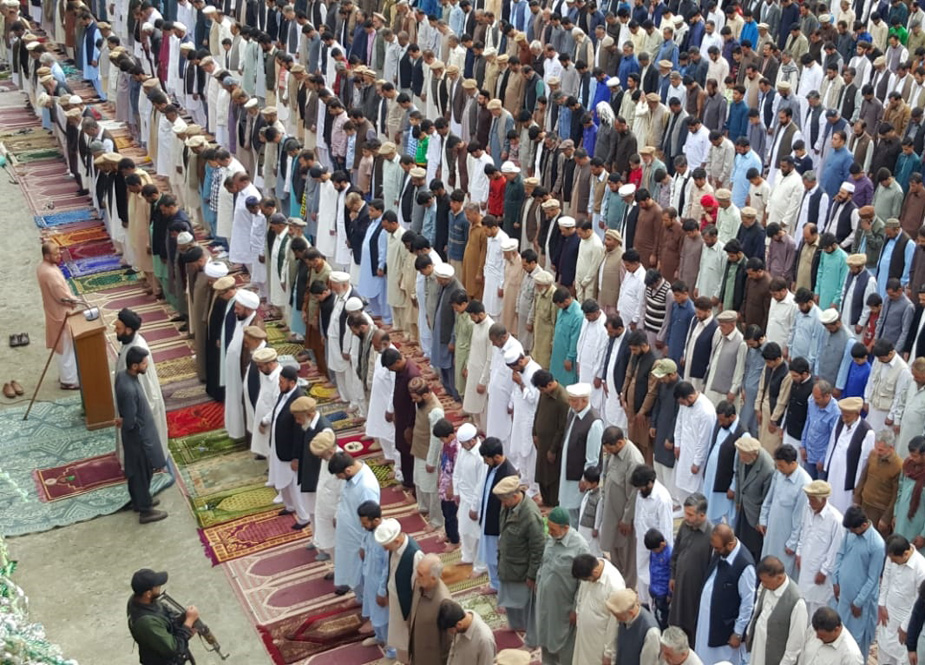 گلگت میں عید الفطر کی نماز کے اجتماع میں ہزاروں افراد کی شرکت