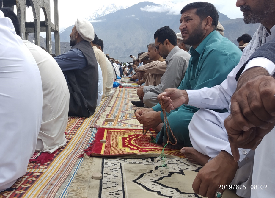 گلگت میں عید الفطر کی نماز کے اجتماع میں ہزاروں افراد کی شرکت