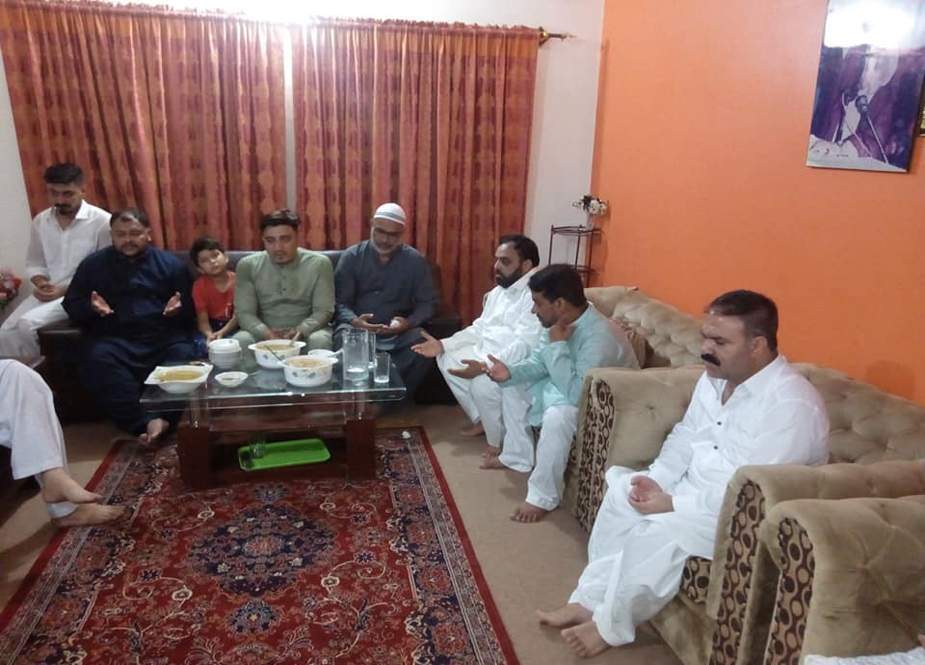 عیدالفطر، شیعہ علماء کونسل کے وفد کی کراچی میں خانوادہ شہداء سے ملاقات