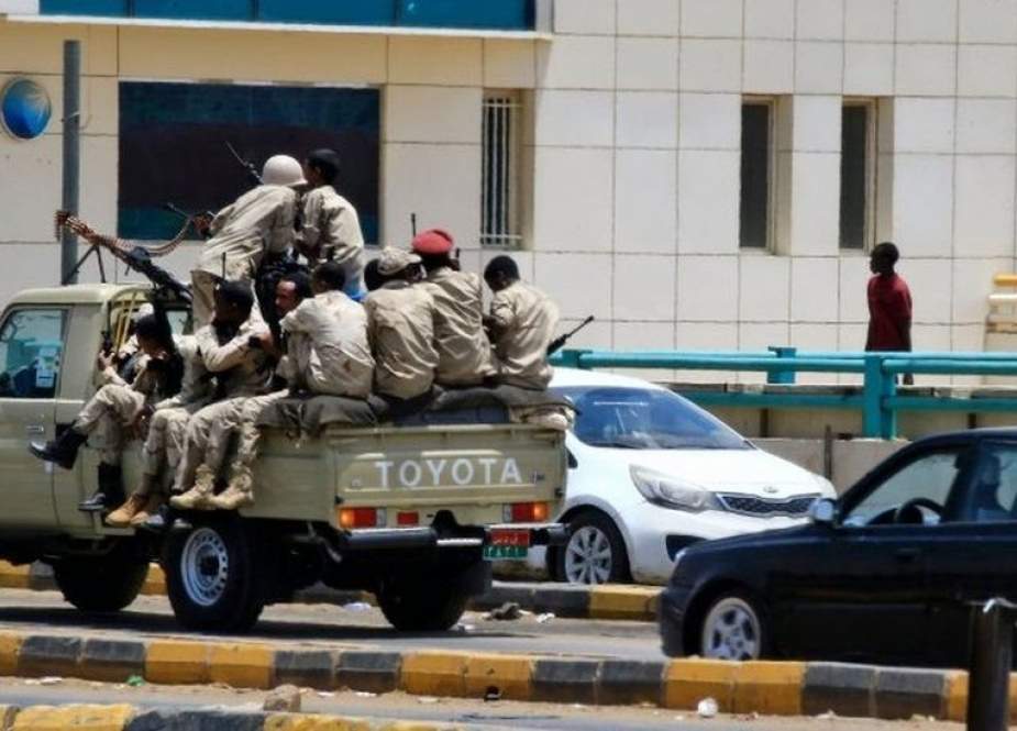 Aparat keamanan berpatroli di jalan-jalan di Khartoum.jpg