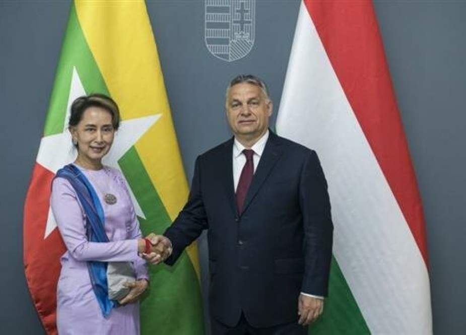 Myanmar’s de facto leader Aung San Suu Kyi and Hungarian Prime Minister Viktor Orban meet in Budapest on June 5, 2019. (Photo by AP)
