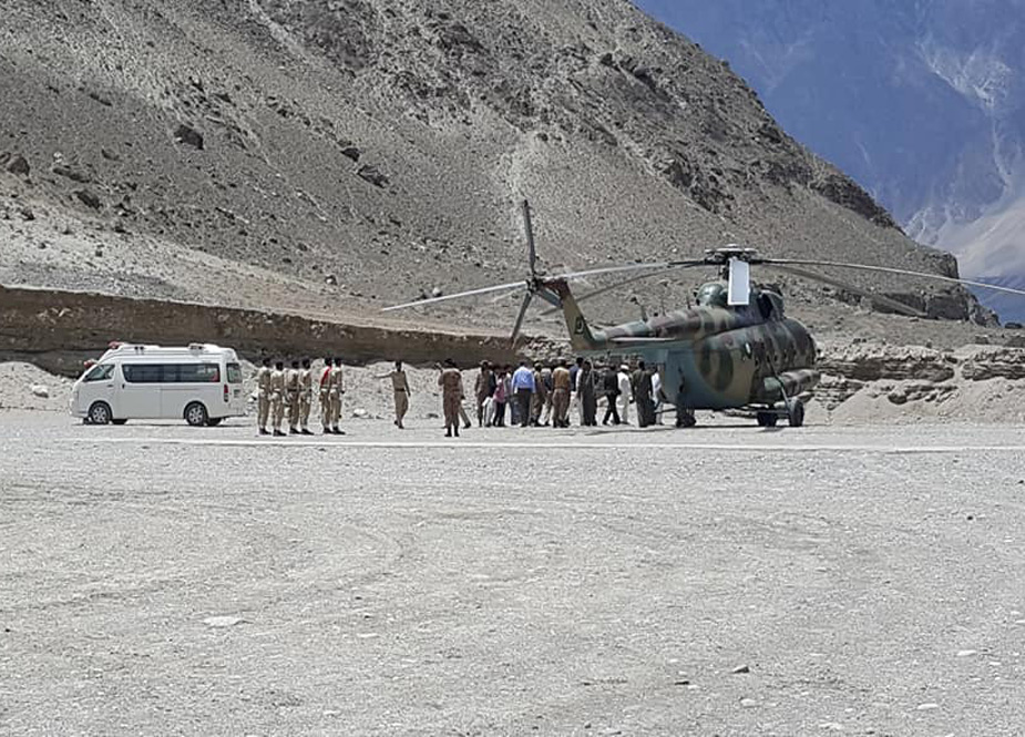 شمالی وزیرستان میں شہید ہونے والے لیفٹیننٹ کرنل راشد کریم بیگ ہنزہ میں سپرد خاک