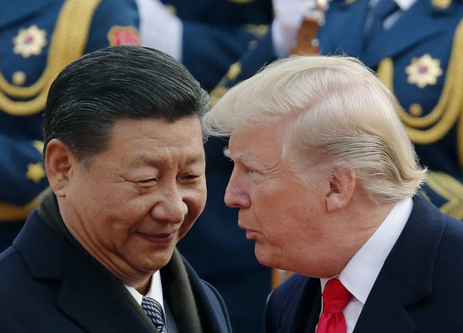 US President Donald Trump (R) and Chinese President Xi Jinping