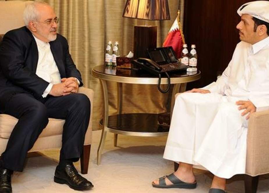 Qatari Foreign Minister Sheikh Mohammed bin Abdulrahman Al Thani meets his Iranian counterpart Mohammad Javad Zarif in Doha, Oct 3, 2017.