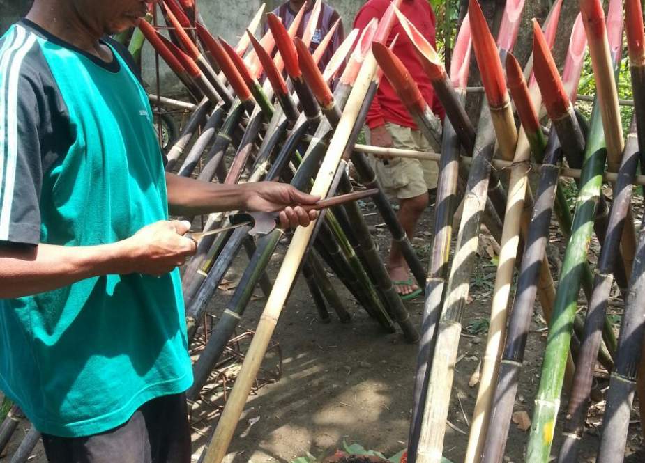 Bambu Runcing hingga Kemenyan di Pembebasan Lahan Tol (Detik)