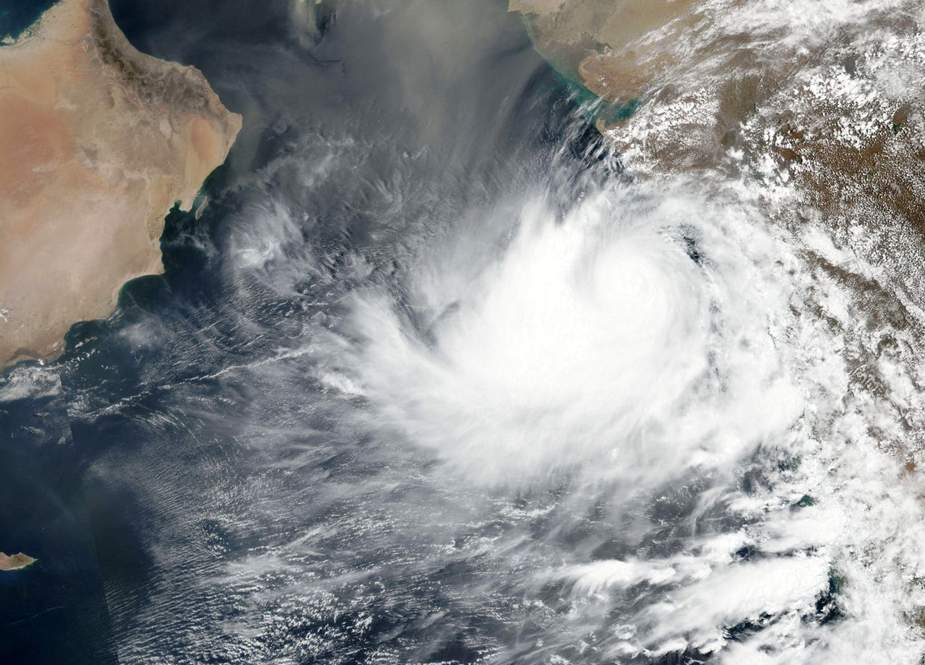 سمندری طوفان وایو کراچی سے 410 کلو میٹر دور رہ گیا