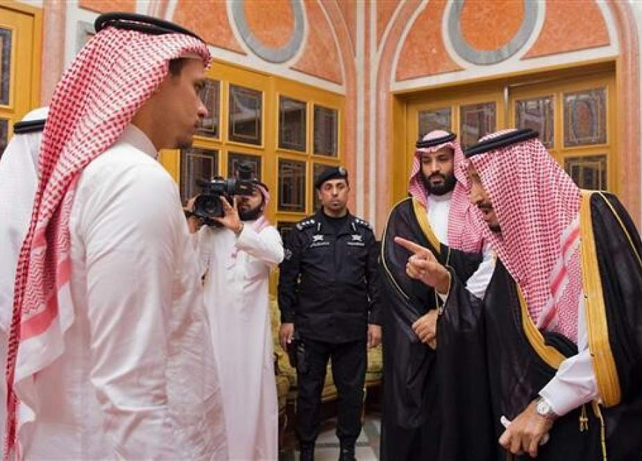 This file handout picture provided by the Saudi Press Agency (SPA) on October 23, 2018 shows Saudi King Salman, right, and his son Crown Prince Mohammed bin Salman, second right, meeting with family members of slain journalist Jamal Khashoggi in Riyadh. (Photo by AFP)