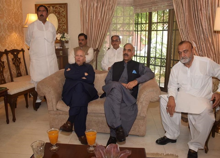 سرگودہا، گورنر پنجاب چوہدری سرور کی سرگودہا میں پی ٹی آئی کے رہنماؤں سے ملاقات کی تصاویر