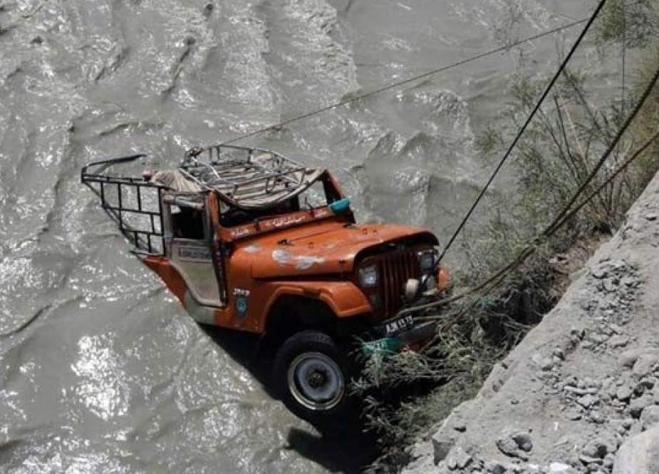 کوہستان، مسافر جیپ دریا میں گرنے سے 9 افراد جاں بحق