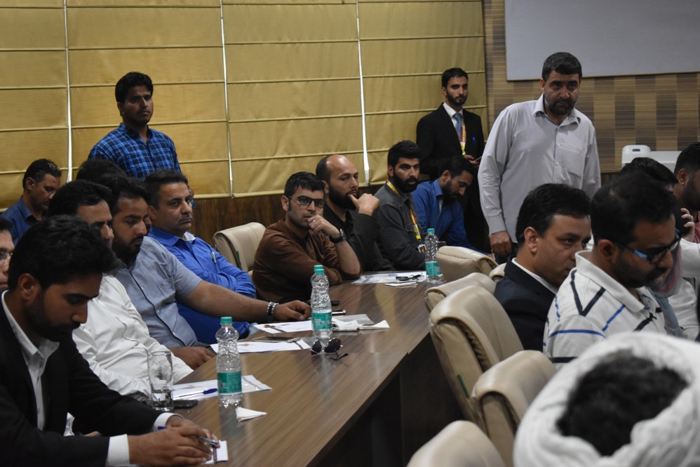 مقبوضہ کشمیر میں ’’دوری کو مٹائیں‘‘ کے موضوع پر گول میز کانفرنس منعقد