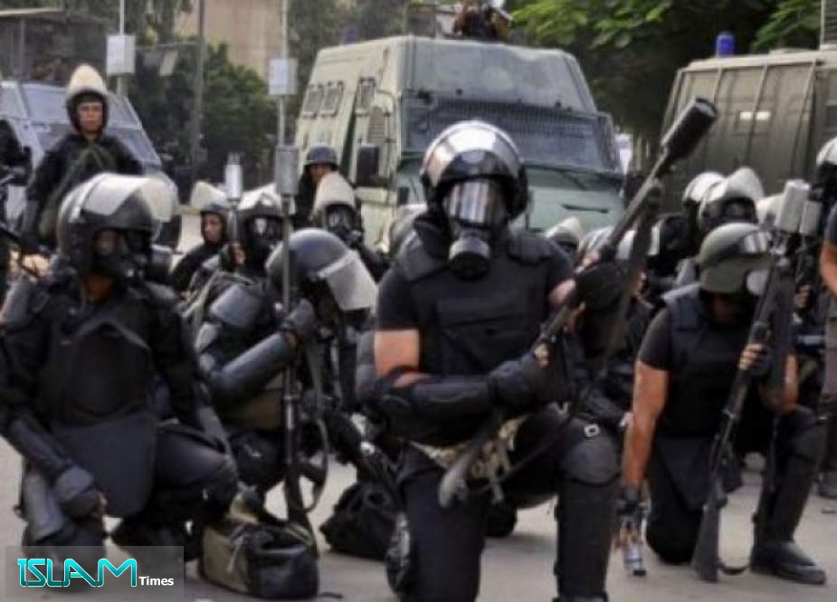 الداخلية المصرية تعلن مقتل 4 مسلحين وضابط و 6 مجندين بهجوم بشمال سيناء