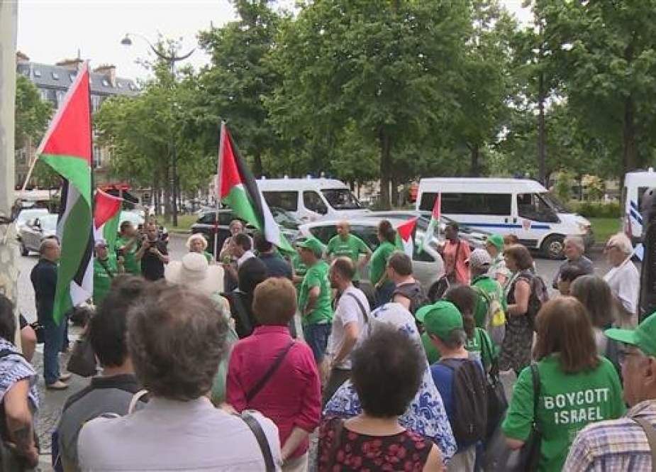 Pro-Palestinian protesters rally against Jerusalem Square inauguration in France