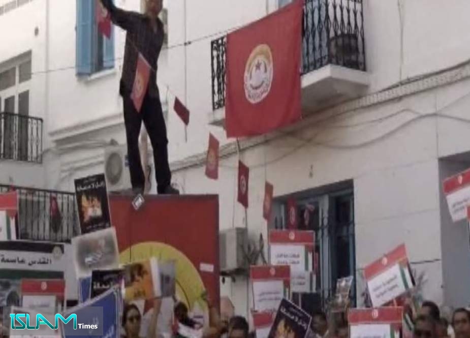تظاهرات في تونس تنديداً بصقفة ترامب والتطبيع