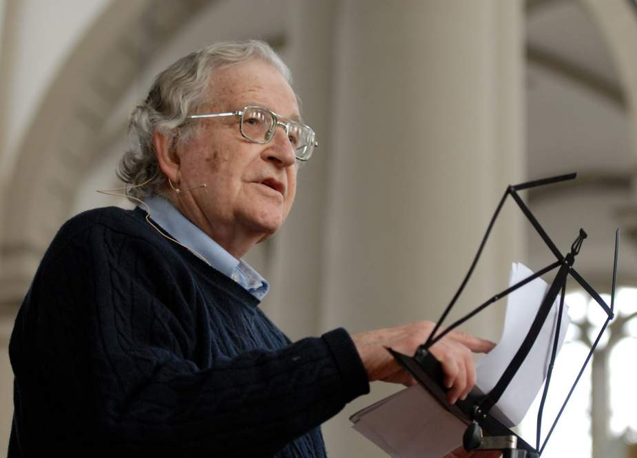 Noam Chomsky: Trump Is Consolidating Far-Right Power Globally