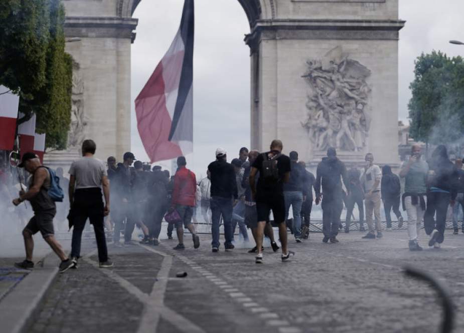 فرانس کے قومی دن کے موقع پر پولیس اور مظاہرین میں پرتشدد جھڑپیں