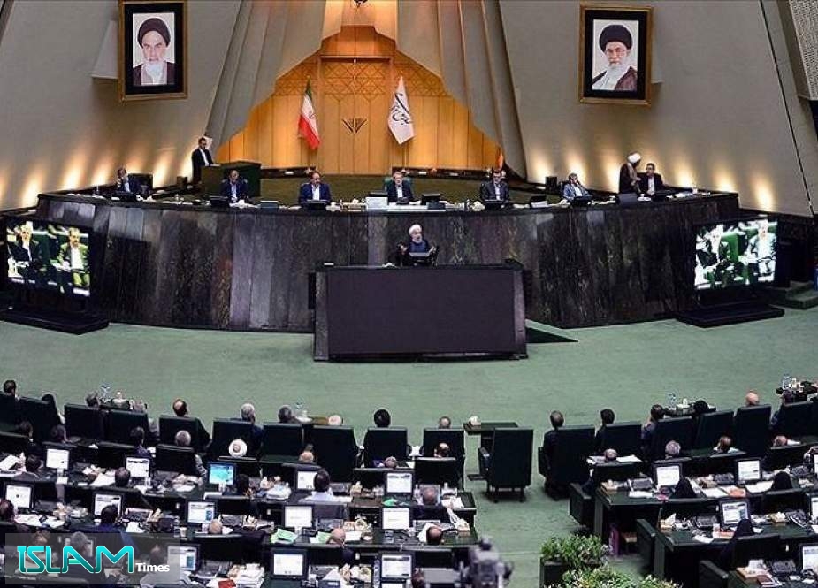 البرلمان الايراني يرد بالمثل على الاجراءات الامريكية