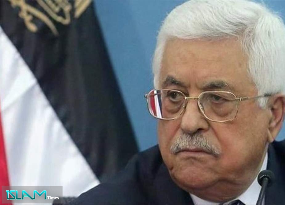 عباس يدعو للحوار لحل مشكلة العمالة الفلسطينية في لبنان