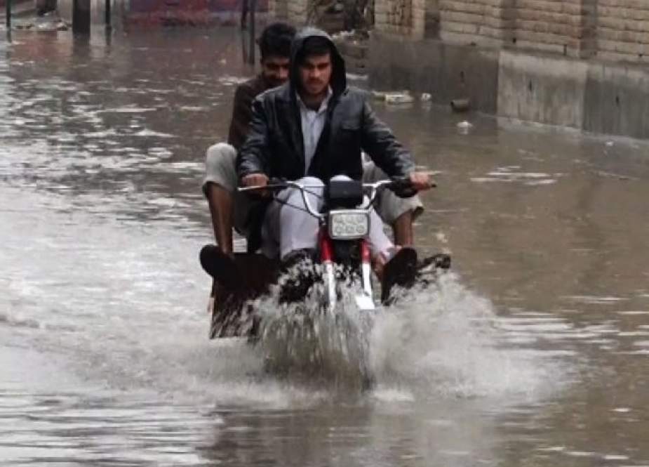 پشاور سمیت خیبر پختونخوا کے کئی اضلاع میں بارش، نظامِ زندگی متاثر